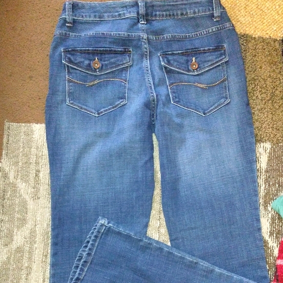 Like New LEE'S Platinum Label Curvy Fit Bootcut/Flare Jeans - Picture 8 of 16